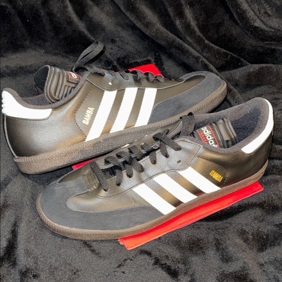 Adidas SAMBAS Black and White INDOOR SOCCER SHOES - Picture 15 of 17